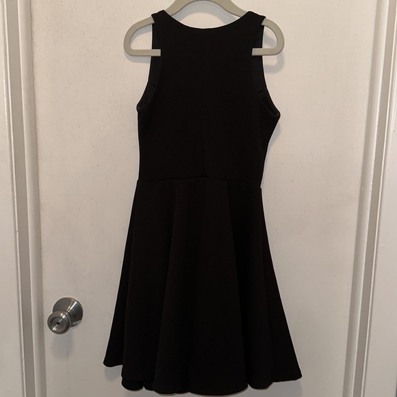 UDTFASHION textured racer back Dress. High neckline, stretchy & flare skirt SZ 8 - Picture 3 of 5